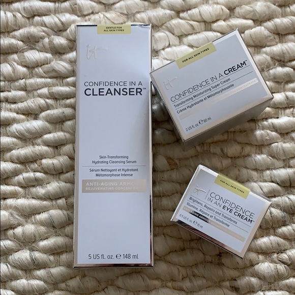 it cosmetics Other - It Cosmetics Confidence In a Cleanser & Cream Set